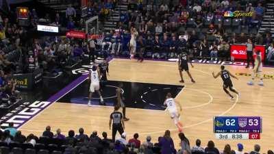 [Highlight] Steph Curry with a ridiculous possession