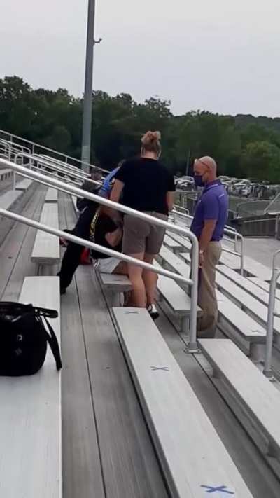 Anti Mask Karen resists arrest and is tazed