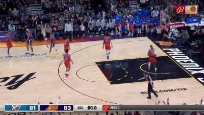 [Highlight] Crazy play as Javale McGee catches the 3/4 court inbound pass from Cam Payne and nails the turnaround shot to beat the buzzer!