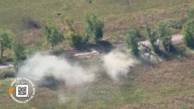 Ukrainian 3rd Assault Brigade destroys russian T-90M with help of FPV kamikaze drones