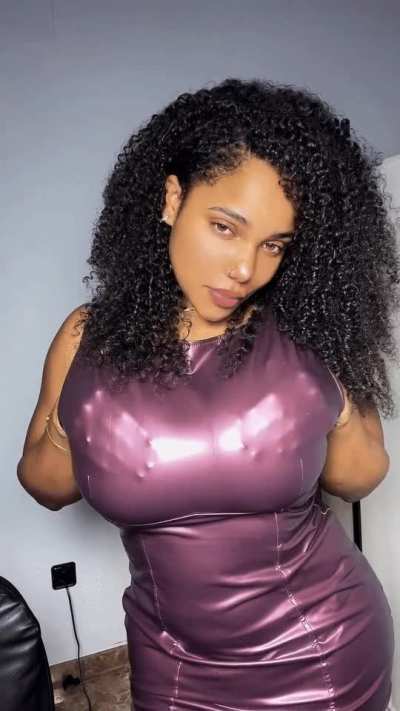 Cum and be kinky with me on my OnlyFans. It's FREE! 🥰 (links in comments below)