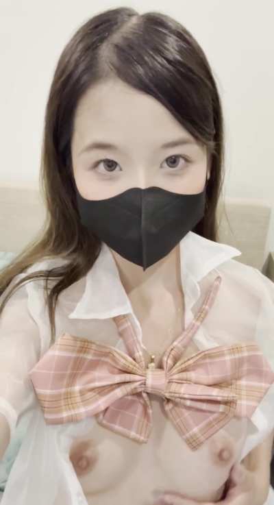 licking and sucking my nips makes my pussy dripping wet