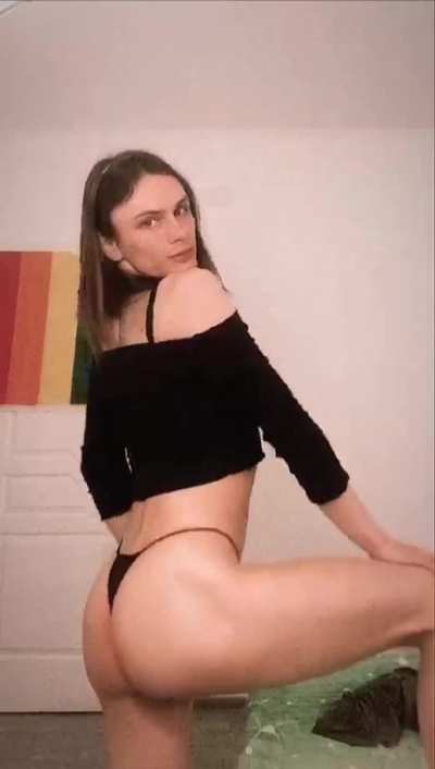 wyd if i greet u at the door like this?