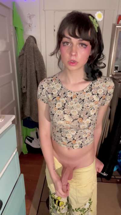 one of us is getting on their knees, i don't care who 💞