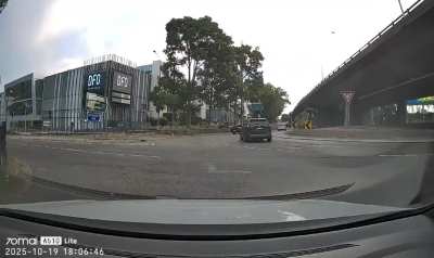 [NSW] Sydney DFO Homebush roundabout accident, need suggestion.