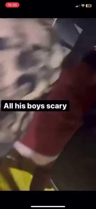 It’s almost a year ago that we lost Drakeo The Ruler. This was the last footage of him standing frontline and fighting against multiple people. Until this day no one has been arrested or anything close to that. Long Live Drakeo man, sucks that he had to g