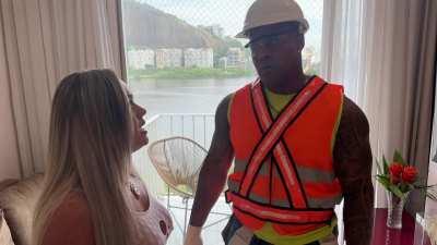 The guy that come to fix my air conditioner fuck me and my hot blond friend with my hot trans friend.