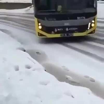 İETT Bus drifting in snow