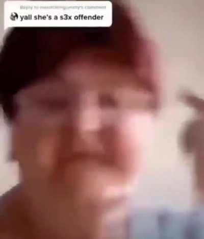yall she’s a s3x offender