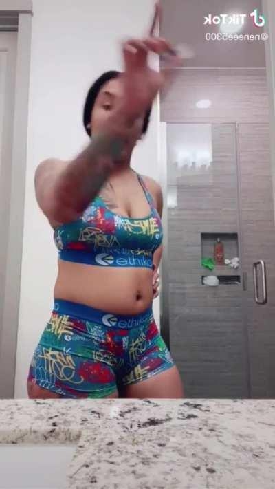 1 or 2 ⁉️ HTX Booty VS UK PAWG