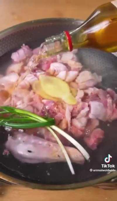 I was not prepared 💀 (TW: people who are sensitive to animals being cooked, don’t watch.)