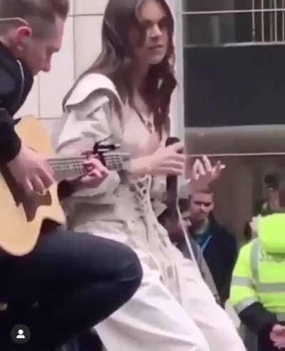 Really wish she would do more covers and put them on Spotify