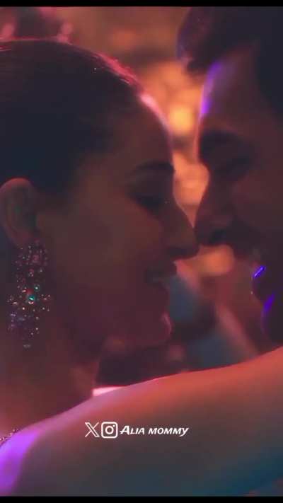 Ananya Pandey in this scene 🔥