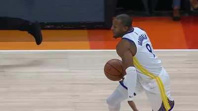 [Highlight] Iguodala with the pretty spin move, then flies in for the powerful putback slam