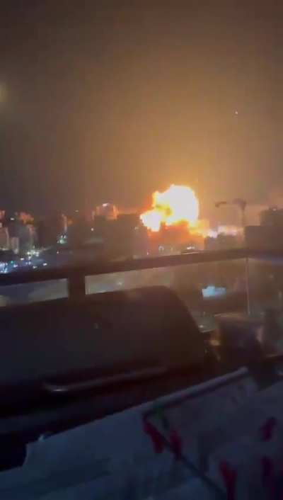 Clearer footage of an Iranian missile impacting the Tel Aviv district, Central Israel. (15Jun2025)