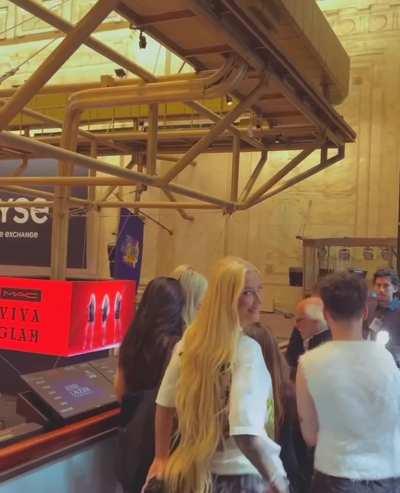 Smacking it in public 