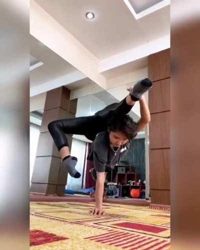 The insane strength of this woman