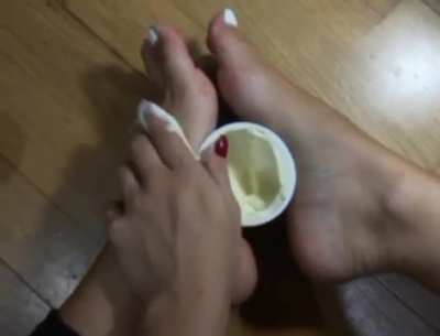 Yoghurt play time! Full vid 11min