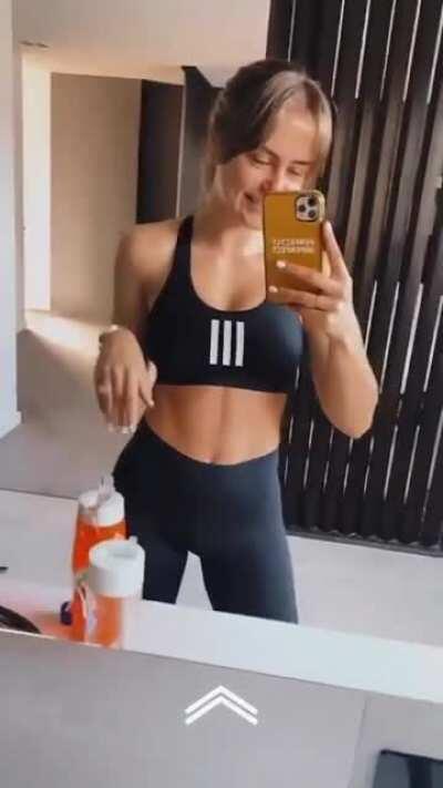 Showing off that hot body