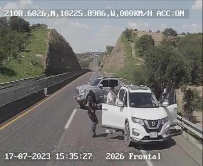 Zas en Jalisco si que crecen los robos, la neta el gobierno no hace nada (ni estatal ni federal)