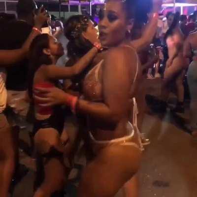 That rum punch got her on fire 🔥