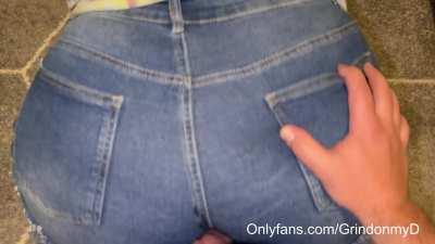 Assjob in jeans ends with cum all over ass