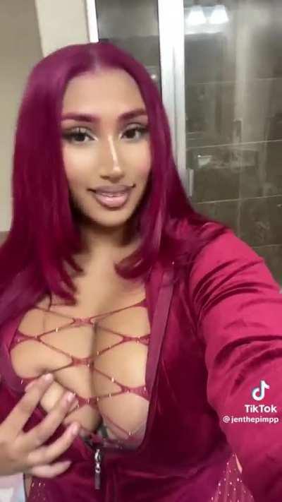 Big boobs Indian girl 