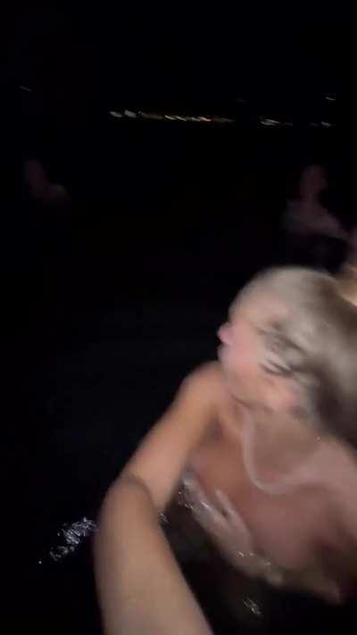 Lies Zhara skinnydippen