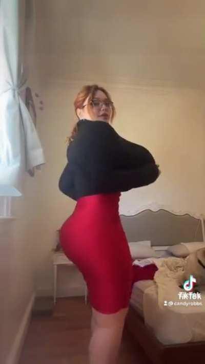 Jessica Rabbit Lookalike