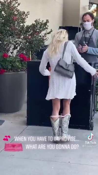 Woman records herself taking off underwear to wear as a mask to prove a point 🤡