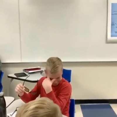 Colour blind student was given glass by his teacher that allow him to see colour for the first time