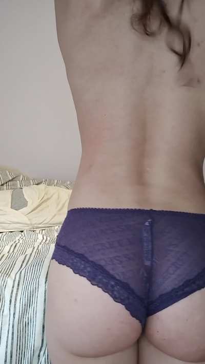 Grab my long hair while I Twerk for you 