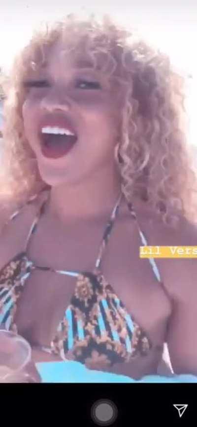 👅💦 Lorraine make an onlyfans please!