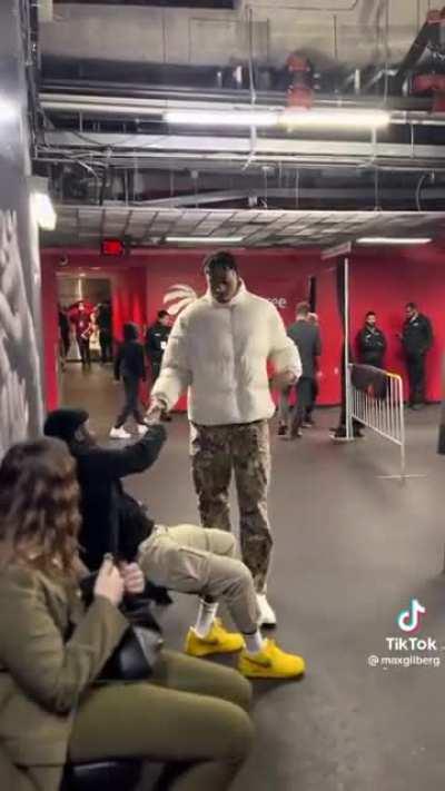 Scottie photographer/roommate BTS