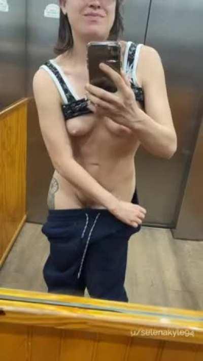 Imagine You Saw me like this in the Elevator