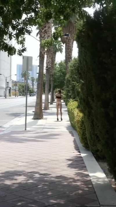 How to catch a breeze on a 110° day 🥵 More of me and full video on OnlyFans @ SabelArsene, link in comments 🖤💋