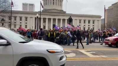 Violent MAGA lynch mob attacks a single counter protester