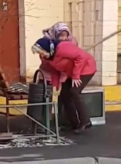 Does this go here? Poor TV.