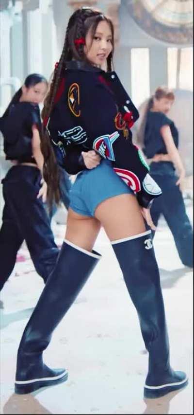 Jennie - Blackpink Pink Venom - Looped, Cropped, Slowed, RIFE'd