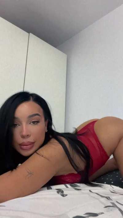 I wish someone would gave me a few squeezes