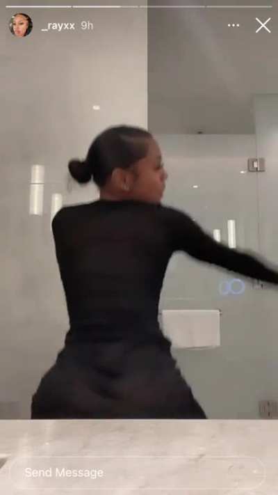 This bitch removed me from her private