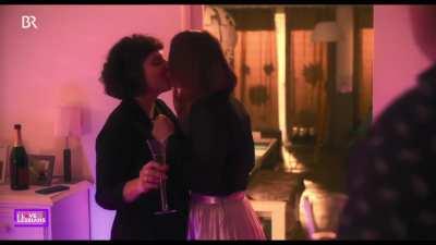 Josephine Ehlert (39) & Anna Werner Friedmann (30) - 