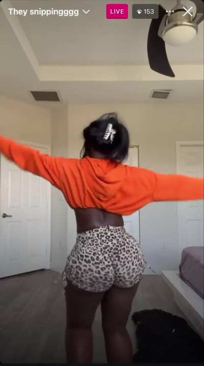 (@iamdrinaa) IG Live 2/23/25. Self Proclaimed 🐐 Twerker!