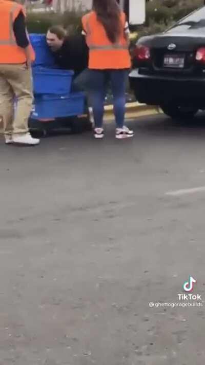 Man has a complete meltdown in the Walmart parking lot