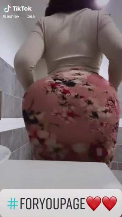 Huge ass Ashley clap