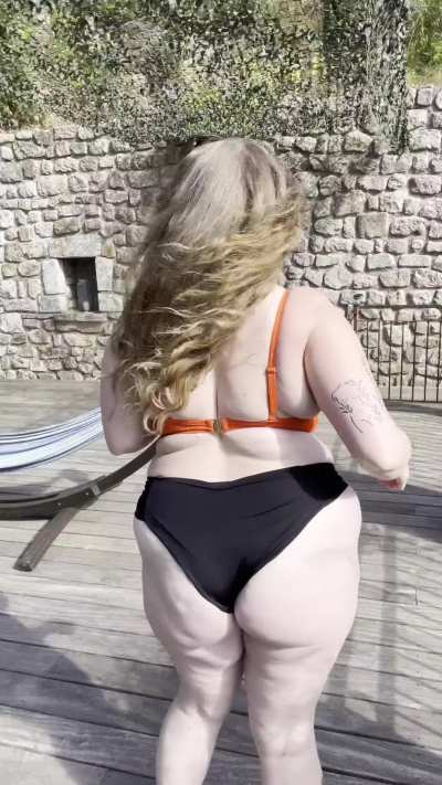 Do you think this swimsuit looks good on me? 🥹