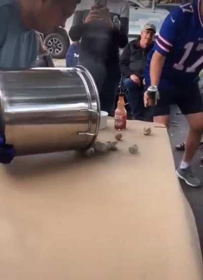 tf kinda seafood boil is this . . .