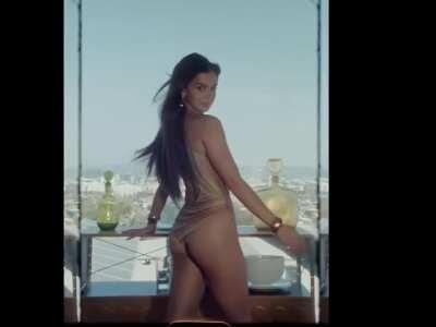 Hailee Steinfeld - Frankies Bikini video