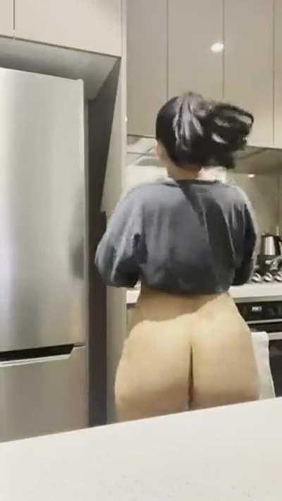 the way she keeps looking back is just..insane