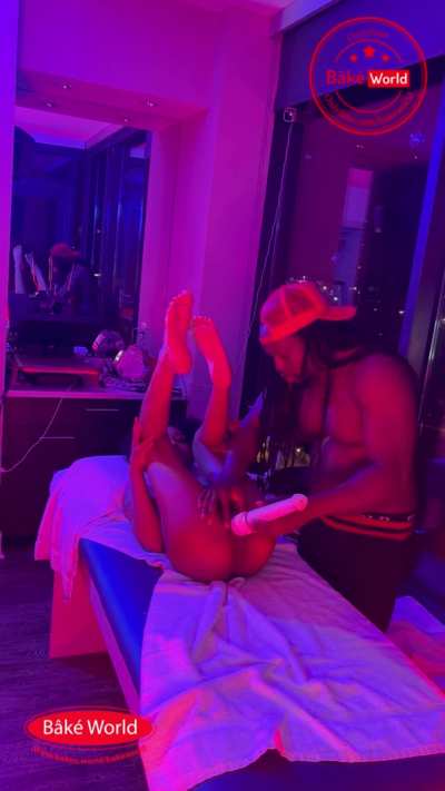 Why she open her legs lik this for a massage, kno what happened next 😈😈